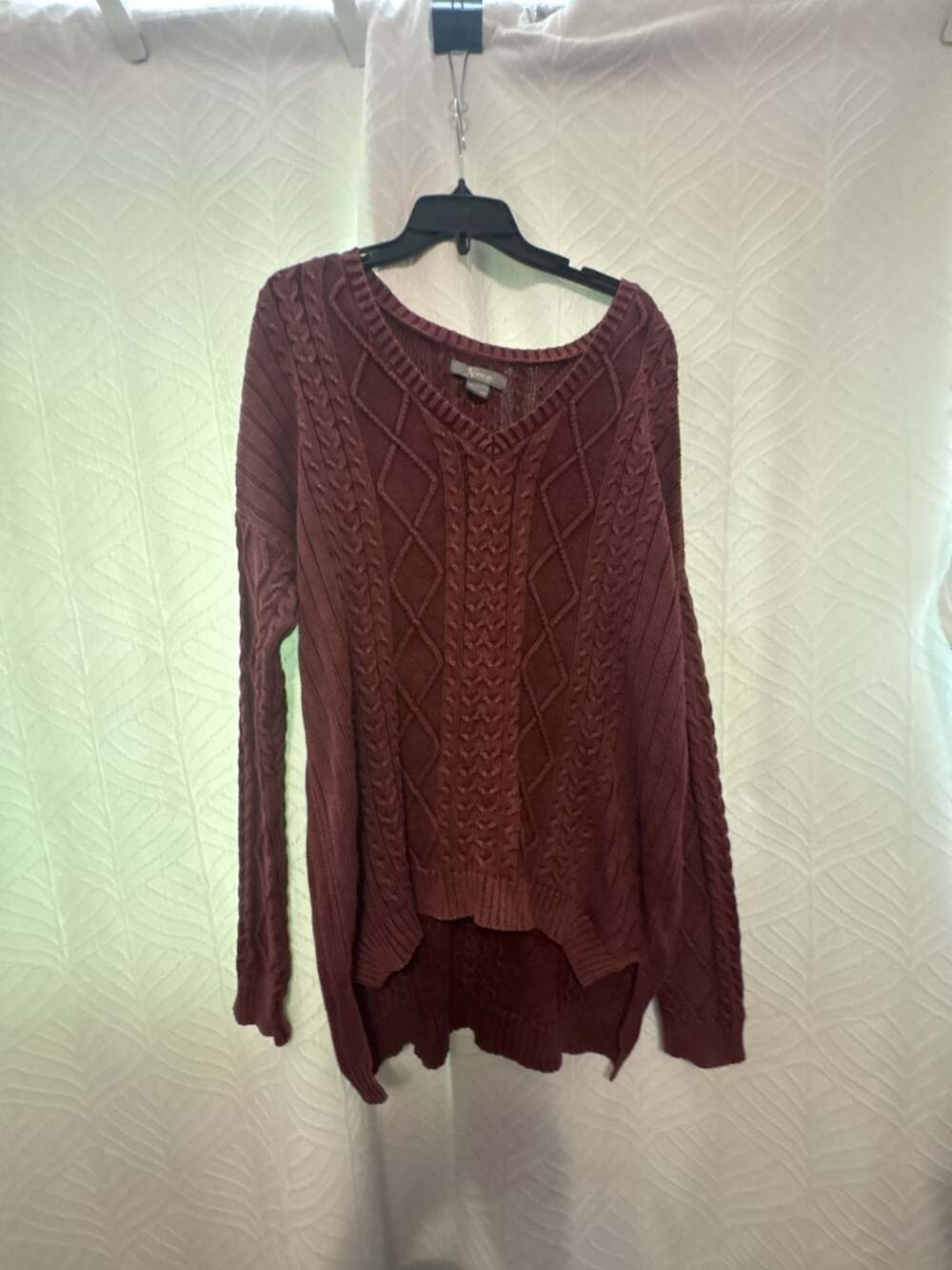 Natural Reflections Burgundy Cable Knit V-Neck High-Low Sweater Size L